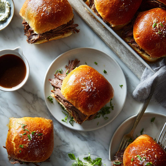 easyChef Pro Buffalo-Style Roast Beef on Kimmelweck Rolls with Horseradish