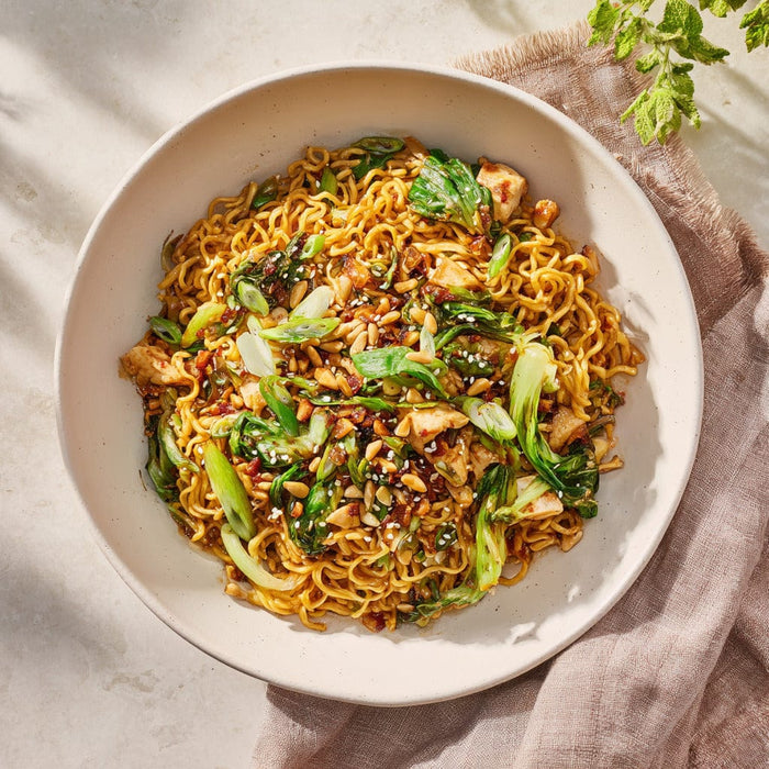 easyChef Pro Crunchy Asian Chicken Noodle Salad with Toasted Seeds